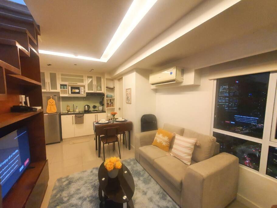 Bgc Taguig Cozy 2 Bedroom Loft, With Stunning Bgc Skyline View! มะนิลา ภายนอก รูปภาพ