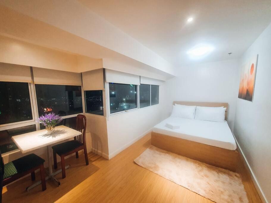 Bgc Taguig Cozy 2 Bedroom Loft, With Stunning Bgc Skyline View! มะนิลา ภายนอก รูปภาพ