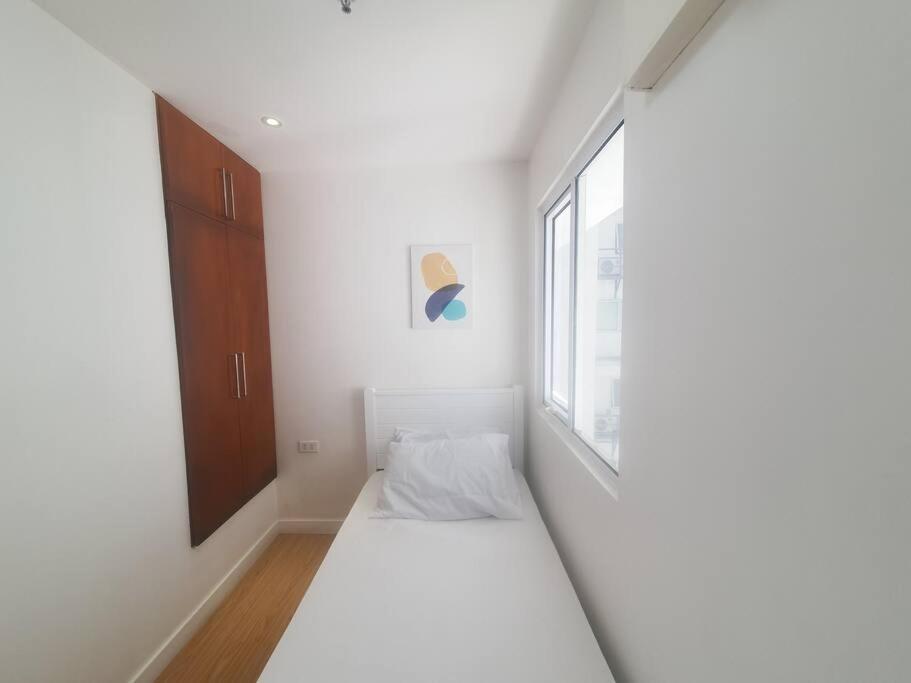 Bgc Taguig Cozy 2 Bedroom Loft, With Stunning Bgc Skyline View! มะนิลา ภายนอก รูปภาพ